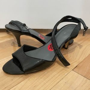 Calvin Klein black size 10 kitten heel